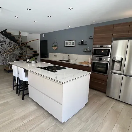 Holiday home L'escale Du Roy : Maison Recente Proche Versailles *